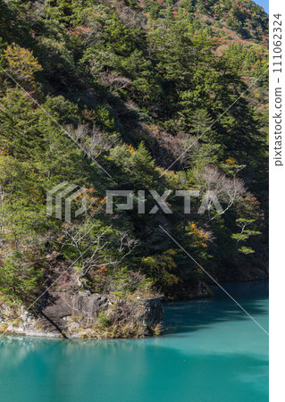 Scenery of Sumata Gorge in Kawanehon Town, Shizuoka Prefecture, Japan 111062324