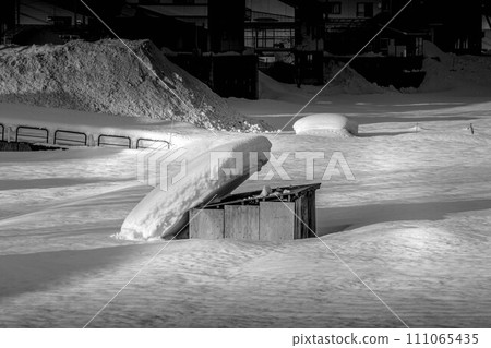 Beware of falling snow ~Temperature rise~ Beware of falling snow ~Temperature rise~ 111065435