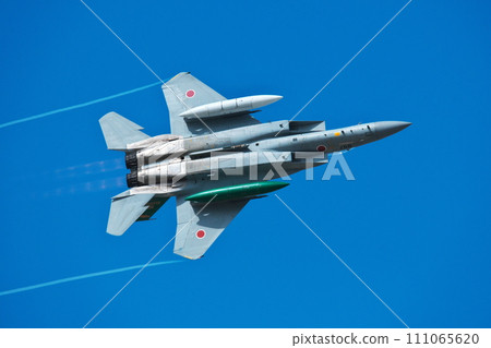 Fall 2023 Komatsu Air Base Air Festival F15 making a sharp turn with afterburner on 111065620