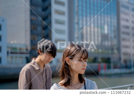 A couple couple fight 111067232