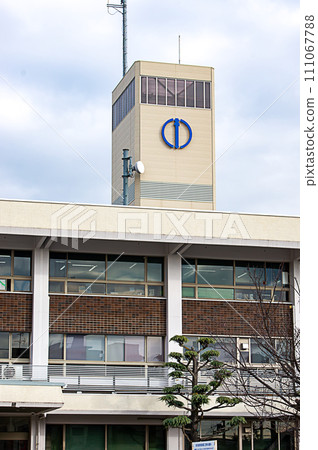 寢屋川市政廳和市徽 寢屋川市政廳和市徽 111067788
