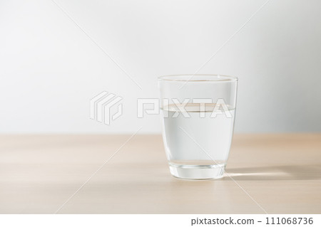 Drinking clear water 111068736
