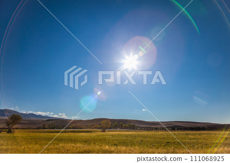 Sunrise over the mountains in the Altai Republic 111068925