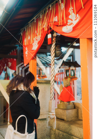 上午造訪京都伏見稻荷大社 上午造訪京都伏見稻荷大社 111069184