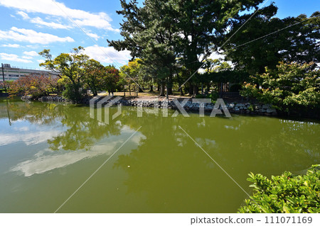 Honda Tadakatsu and the moat/kuruwa scenery at Kuwana Castle in Ise 111071169