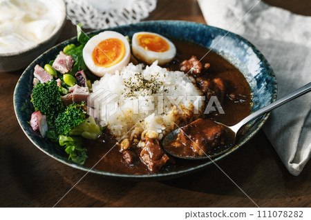 咖哩牛肉 111078282