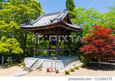 Early summer in Ueda City, Nagano Prefecture, fresh greenery at Maeyamaji Temple Bell Tower 111080175