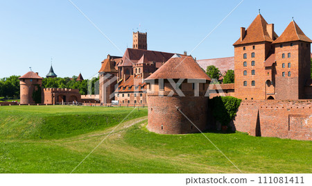 View on Malbork Castle in historcal city View on Malbork Castle in historcal city 111081411