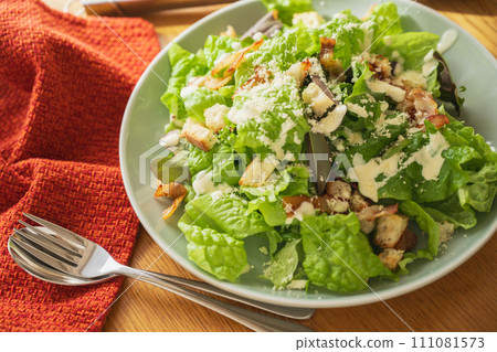 Caesar salad  111081573