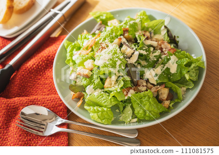Caesar salad  111081575