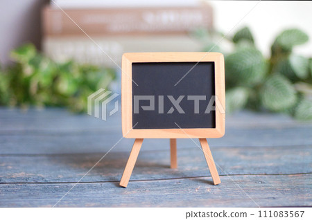 Small blackboard 111083567