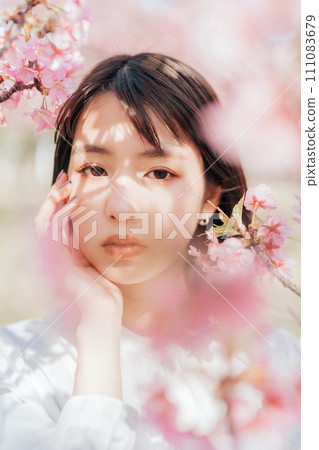 女性美容櫻花 111083679