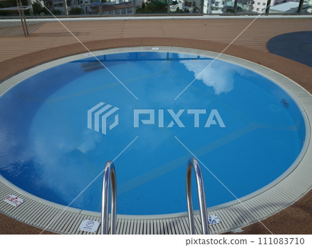 Infinity pool scenery_Novotel Okinawa Naha 111083710