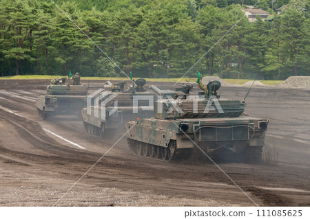 陸上自衛隊90式戰車行駛 陸上自衛隊90式戰車行駛 111085625