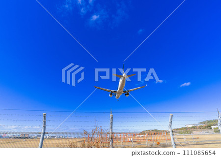 "Airplane" Airbus Airbus A320 (A320ceo) 111085654
