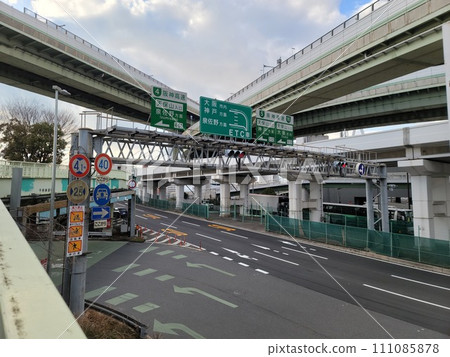 2024/01/27 日本大阪府大阪市港區城市高架高速公路下 111085878