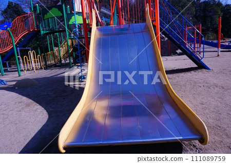Children's park play equipment 111089759