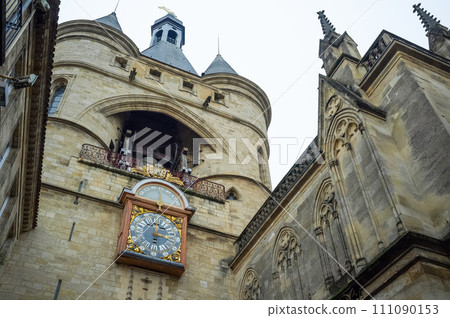 BORDEAUX, FRANCE - JANUARY 14, 2024: Porte Saint Eloi Gate, also known as Grosse Cloche, Big Bell BORDEAUX, FRANCE - JANUARY 14, 2024: Porte Saint Eloi Gate, also known as Grosse Cloche, Big Bell 111090153