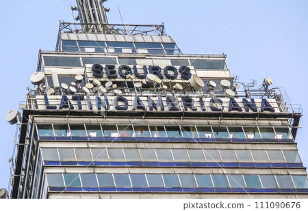 Mexico City, Mexico. Jan 11, 2024. A close up to the top of Torre Latinoamericana a skyscraper in downtown Mexico City. Mexico City, Mexico. Jan 11, 2024. A close up to the top of Torre Latinoamericana a skyscraper in downtown Mexico City. 111090676