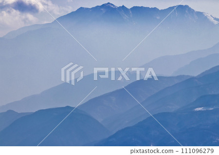 在南阿爾卑斯山的山脈 在南阿爾卑斯山的山脈 111096279