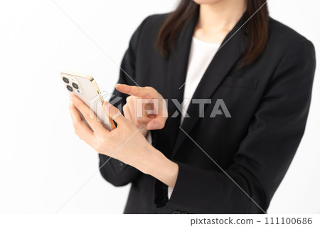 女商人智慧型手機不露面 111100686