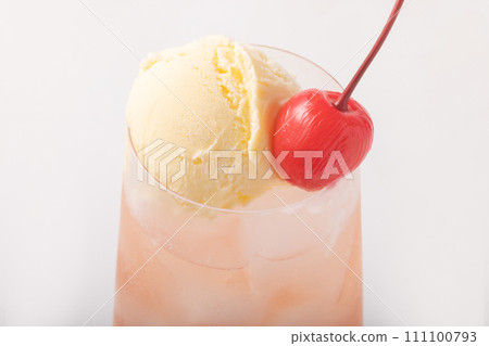 Strawberry cream soda float 111100793