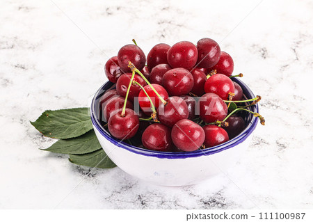 Ripe sweet juicy cherry heap Ripe sweet juicy cherry heap 111100987