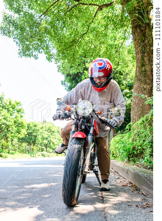 Senior rider's bike life 111101884