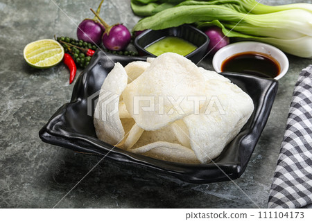 Vietnamese starter appetizer Crab chips Vietnamese starter appetizer Crab chips 111104173