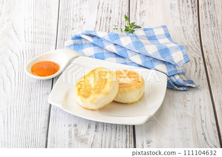 Baked cheesecakes with fruit jam Baked cheesecakes with fruit jam 111104632