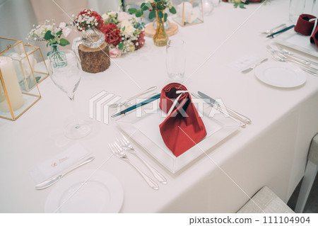 婚禮大廳的圓桌 111104904