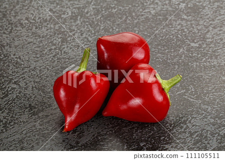 Red spicy cherry pepper heap 111105511