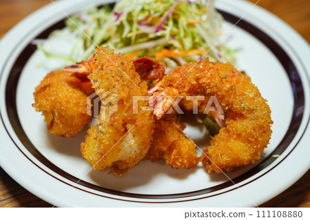 Western staple dish Fried shrimp close-up 111108880