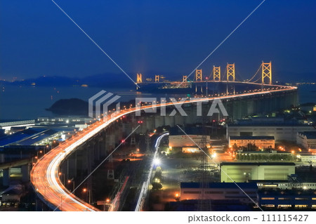 [香川縣]從松辻山展望台看到的瀨戶大橋和番王工業區的夜景 111115427