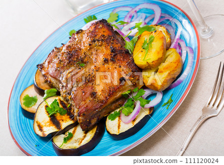Roasted pork carre with vegetables Roasted pork carre with vegetables 111120024