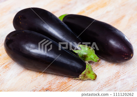 Fresh eggplants Fresh eggplants 111120262