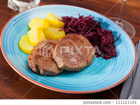 Juicy veal Hip Medallion 111121191