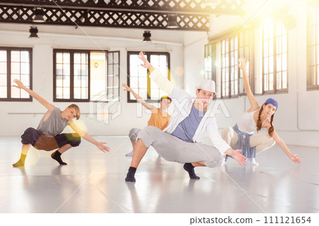 Teenage dancers training hip hop at studio 111121654