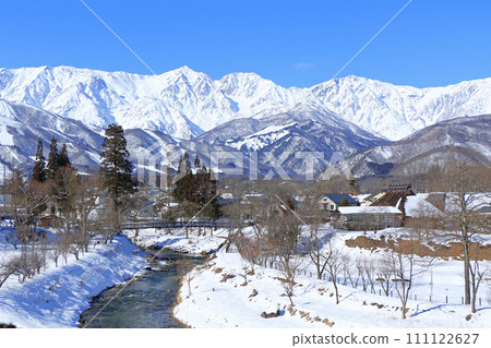 白馬的冬天：陽光明媚的大出公園和北阿爾卑斯山 111122627
