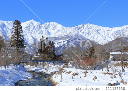 Winter in Hakuba: Sunny Oide Park and the Northern Alps 111122638