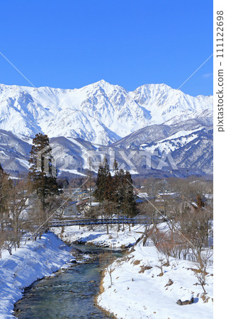 Winter in Hakuba: Sunny Oide Park and the Northern Alps 111122698