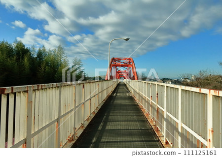 Onoshima Suido Bridge, with a sidewalk installed on top of the aqueduct bridge 111125161
