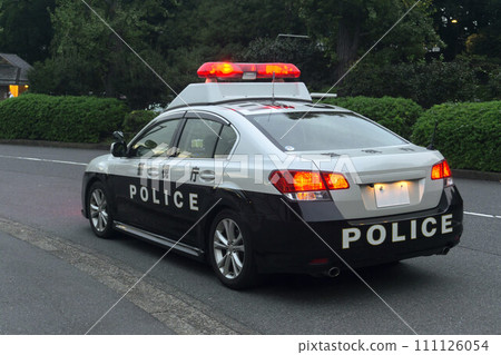 警車巡邏 111126054