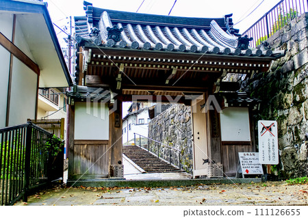 【京都】春天的黑谷、空海光明寺、雨中的南門 111126655