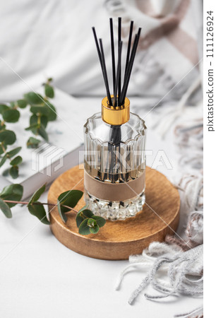 Aromatic reed air freshener, eucalyptus leaves and candle 111126924