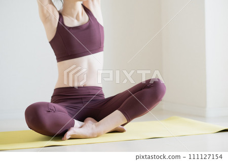 Women stretching 111127154