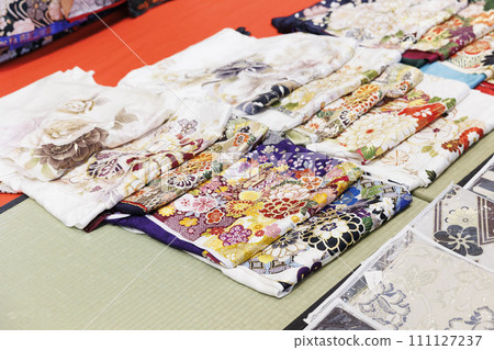 和服腰帶和 obijime obiage 和服商店和和服租賃的圖片 和服腰帶和 obijime obiage 和服商店和和服租賃的圖片 111127237