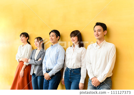 年輕朋友歡聚一堂 111127373