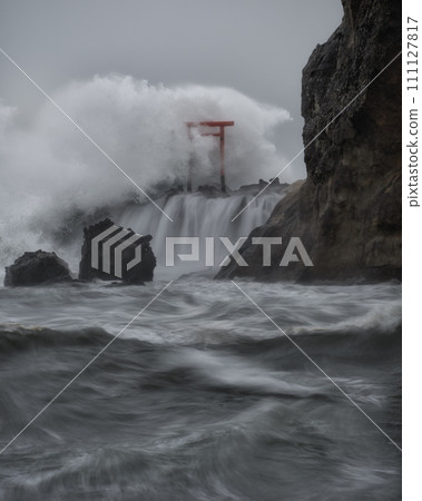 福島縣磐城市大洗的暴風雨早晨 福島縣磐城市大洗的暴風雨早晨 111127817