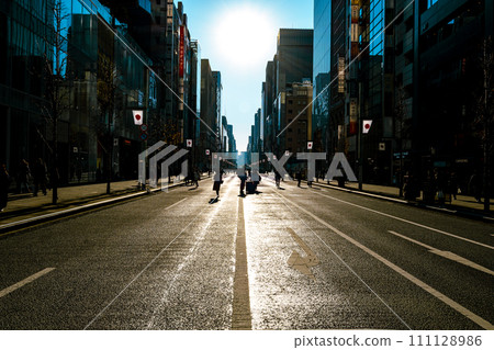 Tokyo Ginza Street pedestrian paradise and winter sunlight 2024.01 a-4 light color 111128986